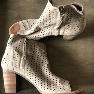 TOMS taupe suede bootie sandal Sz 12